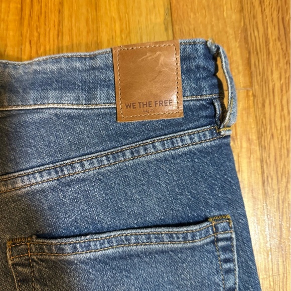 Free People We The Free Women's 24 Medium Wash Blue distressed Denim Jeans(a3 - Picture 4 of 11